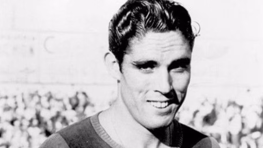 Mariano Martín, một chân sút lừng danh khác của Barcelona. Từng đem về hai chức vô địch La Liga trong lịch sử đội bóng này. Mùa giải 1942/43, Mariano Martín ghi 32 bàn chỉ sau 23 trận, đạt hiệu suất 1.391 bàn/trận. Danh hiệu Pichichi duy nhất trong sự nghiệp của ông.