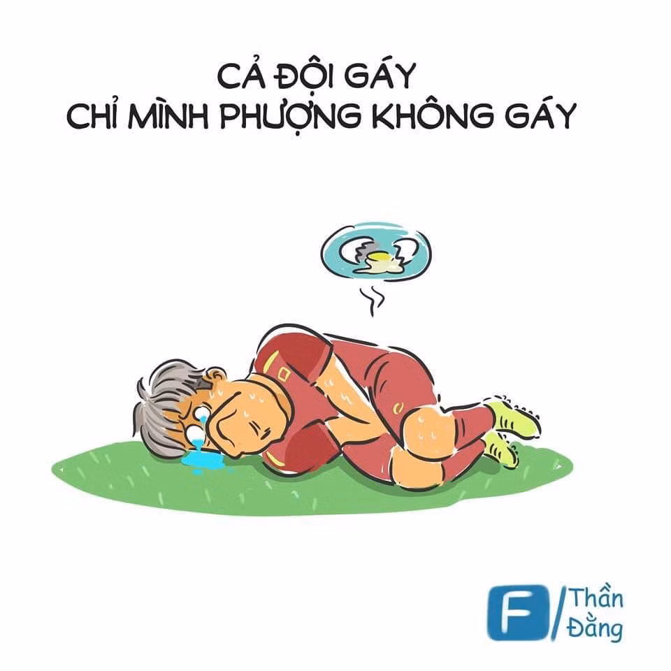 Khi cả đội đang vui mừng với chiến thắng trước Thái Lan thì Công Phượng lại nằm ôm "họa mi".