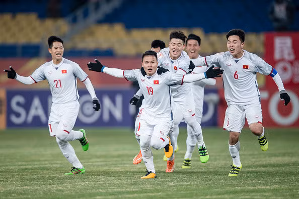 Quang Hải ghi bàn thắng quý hơn vàng cho U23 Việt Nam. Ảnh: Zing.vn
