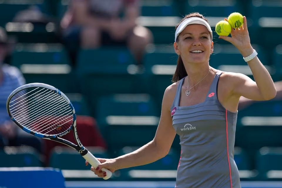 Trong sự nghiệp thi đấu của mình, Radwanska từng vươn lên vị trí thứ hai trên BXH ATP vào tháng 7/2012.