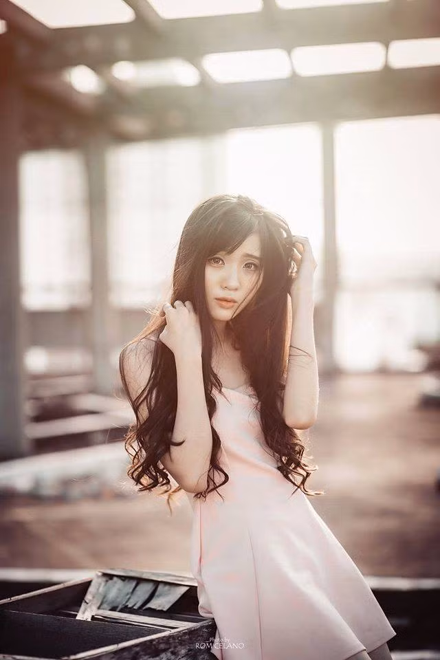 Ngoài ngành múa, hot girl 9X này còn theo học ngành ngôn ngữ Anh trường Đại học Thái Bình Dương để cải thiện khả năng giao tiếp bằng ngoại ngữ của mình.