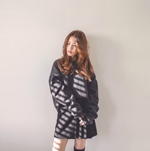 Dù chỉ mới xuất hiện nhưng trên trang cá nhân của mình, hot girl Hàn Quốc - Lim Bora đã có lượng người hâm mộ khá khủng khiếp và cô trở thành một trong những gương mặt đình đám mạng xã hội Instagram tại xứ sở sản xuất gái xinh.