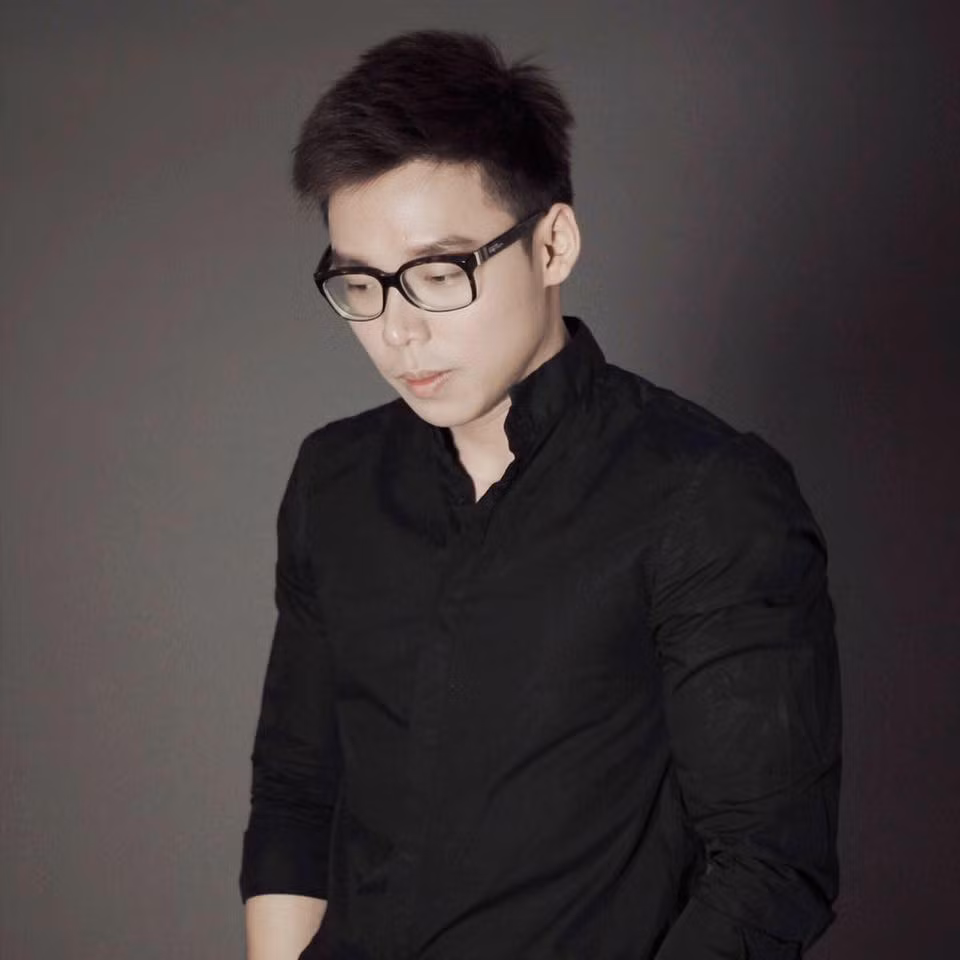 Salim tên thật là Ngân Kim Hoàng (sinh năm 1992). Sở hữu ngoại hình cân đối, gương mặt xinh đẹp cùng gu thời trang tinh tế – cô bạn này là một trong những hot girl, người mẫu ảnh nổi tiếng của đất Hà Thành. Ảnh trong bài: Instagram nhân vật.