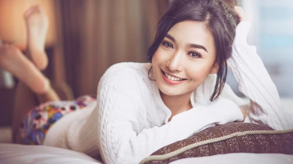 Bên cạnh công việc người mẫu ảnh, đóng quảng cáo hay làm đại sứ thương hiệu cho nhiều nhãn hàng, hot girl 9X Philippines này còn có tài ca hát, thường xuyên đăng clip cover hút hàng trăm nghìn lượt xem.
