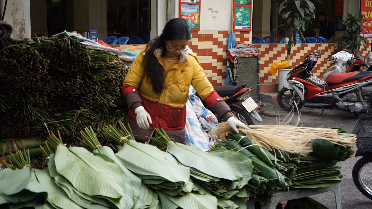 Nhiều tiểu thương ở đây cho biết lượng khách đến mua sụt giảm lớn so với mọi năm.