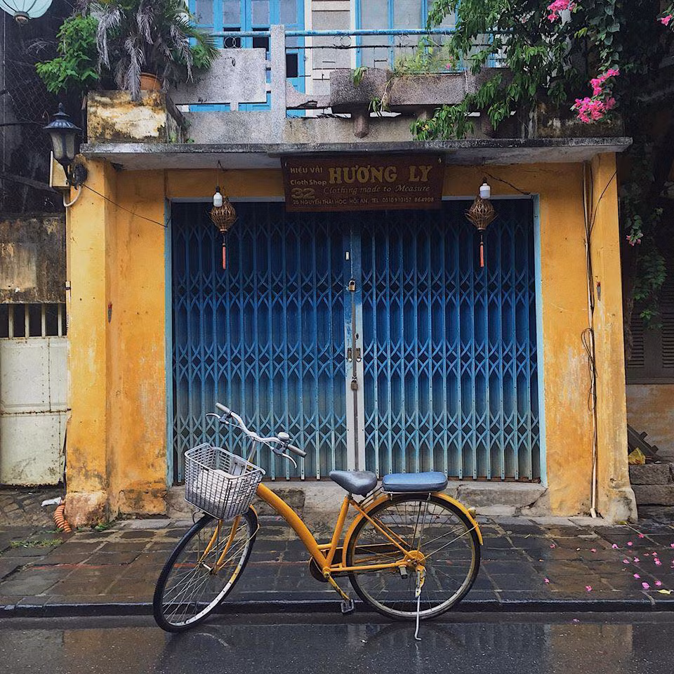 Làm gì để đỡ nhàm chán khi đi du lịch một mình, tuyển ngay cho mình một người bạn đầu chỉ biết lắc lư và vi vu sống ảo.