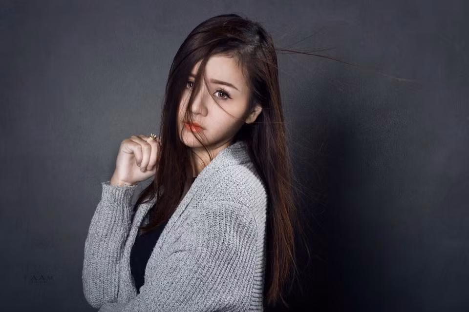 Để đáp trả những lời nhận xét này, Thu Thủy công khai rằng nhiều người nói trước mặt, nhiều người chỉ nói sau lưng từng nói cô là người đã “đập mặt đi làm lại”. Những lời nhận xét này ban đầu khiến Thuỷ rất buồn nhưng sau lại khiến cô vui bởi “đẹp nhân tạo cũng hơn xấu tự nhiên”.