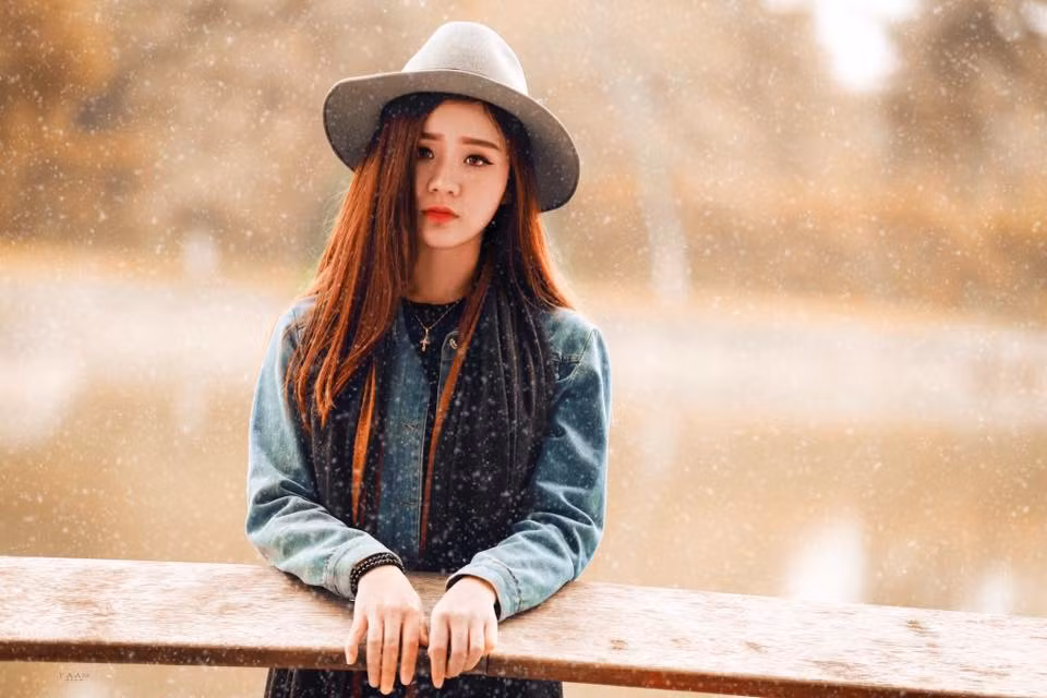 Bên cạnh đó Thu Thủy cũng từng lọt vào Top 40 cuộc thi Hoa khôi Sinh viên Hà Nội.