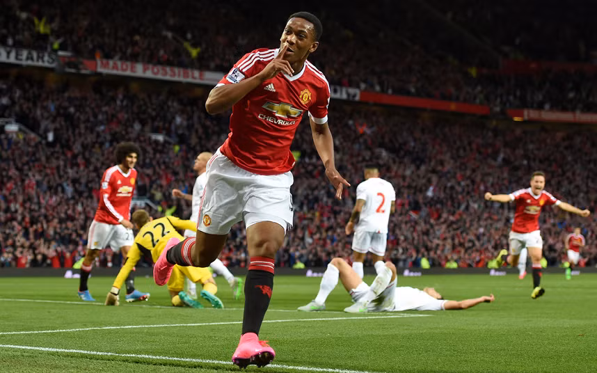 Anthony Martial đã có màn ra mắt BLĐ cũng NHM Man United thành công trong trận đấu với Liverpool. Với phong độ này thì không có lý do gì để cho HLV Luis Van Gaal từ chối anh một vị trí chính thức trên hàng công của Quỷ đỏ trong bối cảnh CLB này không có một trung phong đích thực.
