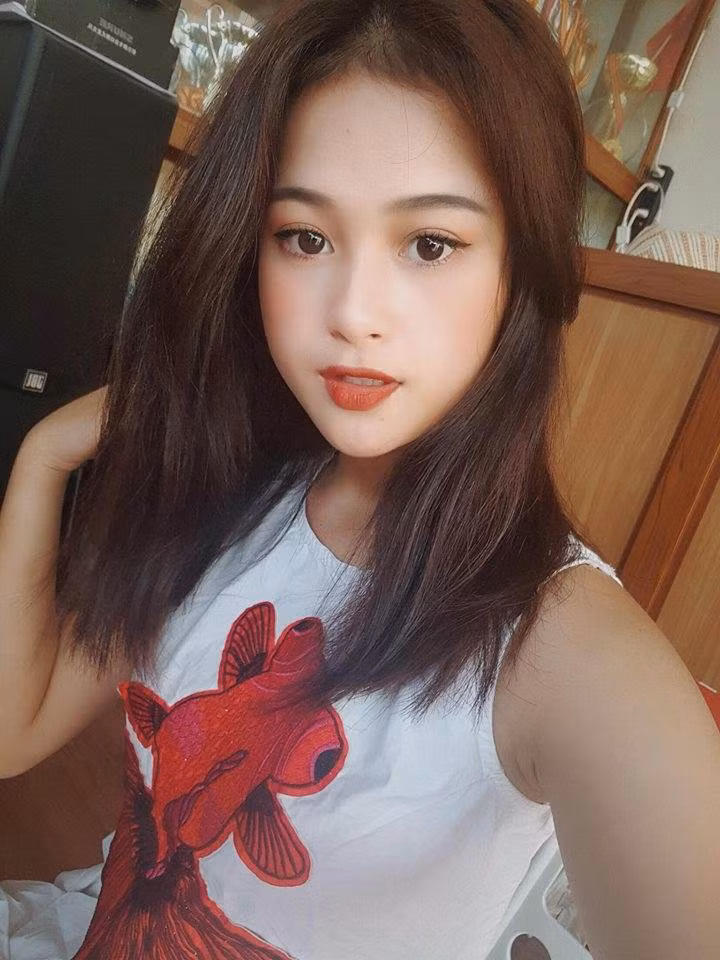 Hot girl Lang Son co giong hat nhu "rot mat vao tai"