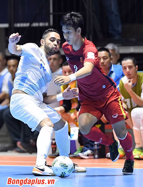 DT Futsal Viet Nam 4-2 Guatemala: Minh Tri di vao lich su-Hinh-2
