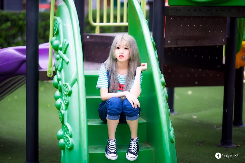 Khi những hình ảnh màu mè, xăm trổ của Thanh Hồng được cô đăng tải trên Facebook thì cô nhận được nhiều phản hồi tích cực lẫn tiêu cực. Nhưng nữ sinh 9X này vẫn tự tin để có thể tiếp tục với đam mê của mình.
