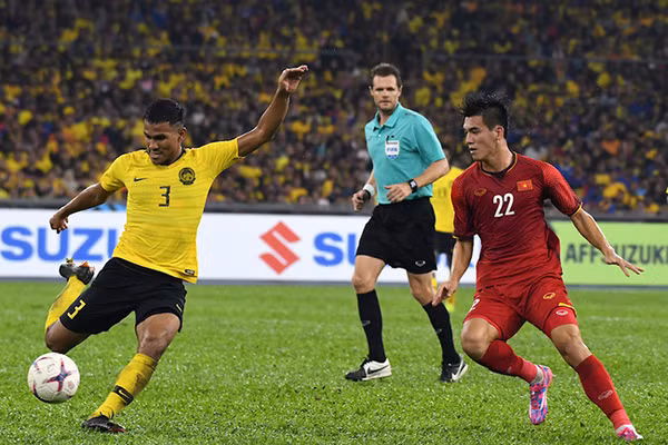 Viet Nam dau Malaysia VL Worl Cup: Thay Park dung bao boi gi de thang?