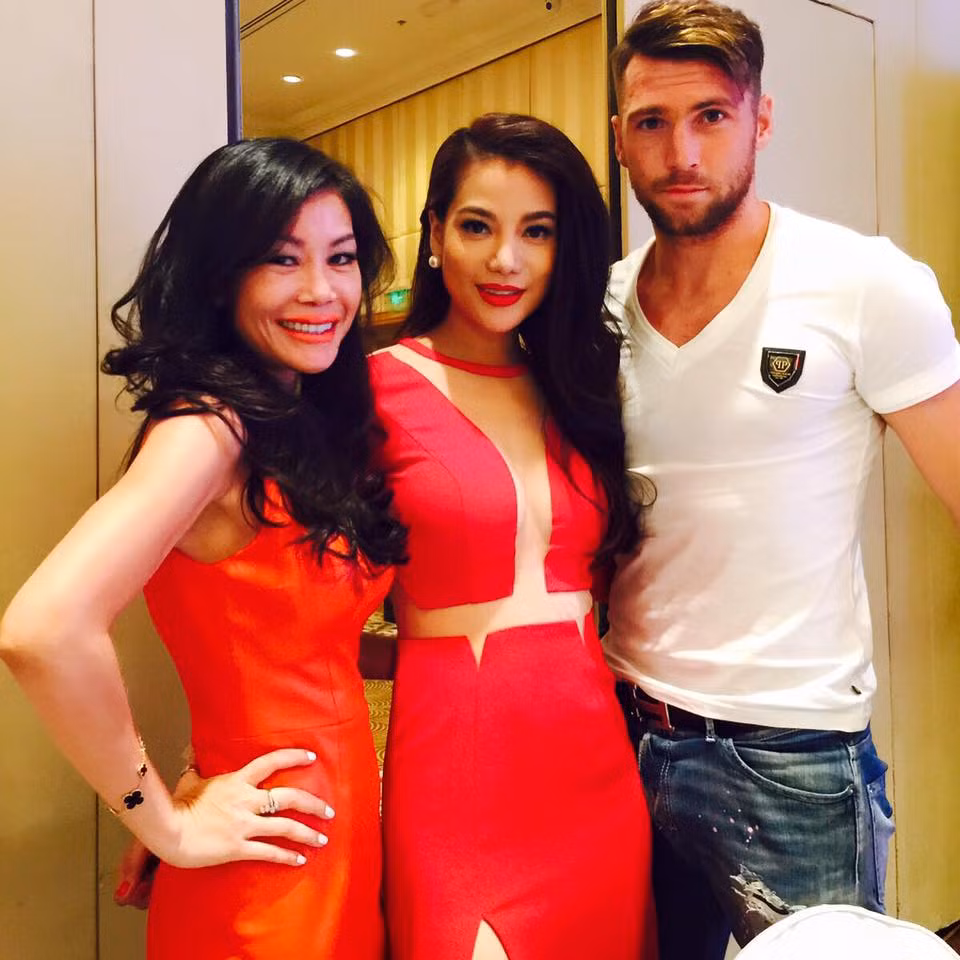Nhắc về mối quan hệ với cầu thủ Marko Simic, nhiều thông tin nghi ngờ về chuyện tình cảm của nam cầu thủ và doanh nhân Valencia Trần. Bởi, họ thường xuyên sánh đôi trong các sự kiện, đặc biệt là khá thân mật bên nhau.