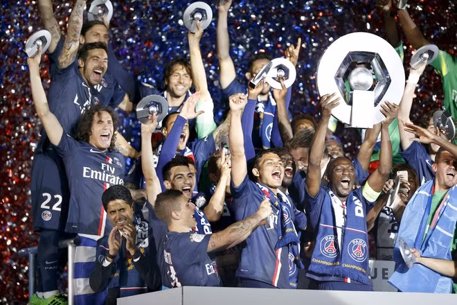 Đội nắm giữ kỷ lục CLB lên ngôi vô địch sớm nhất châu Âu đó chính là PSG. Với việc bỏ xa đối thủ Monaco tới 25 điểm, ngày 13/3/2016 đã trở thành một ngày vô cùng ý nghĩa với CLB khi họ đã trở thành đội bóng đầu tiên lên ngôi vô địch giải quốc nội tại châu Âu trước 8 vòng đấu.