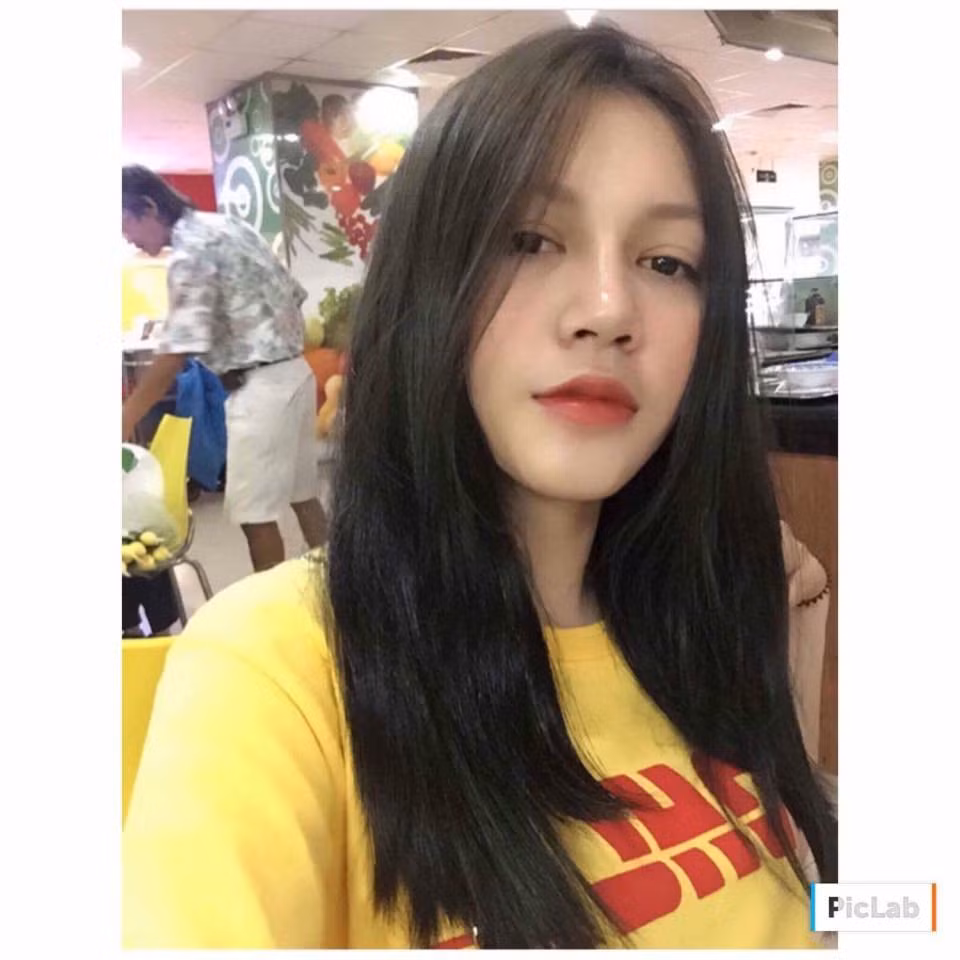 Sau khi những bức ảnh của mình được chia sẻ rộng rãi trên mạng xã hội, Thùy Vy cảm thấy rất vui khi được mọi người biết tới và nhận rất nhiều lời khen. Tuy nhiên, cô bạn này cũng bày tỏ sự hoang mang thực sự vì sợ cuộc sống riêng của mình bị ảnh hưởng và soi mói.