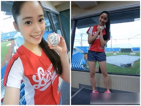 Theo tìm hiểu của cư dân mạng thì cô gái xinh đẹp đó không ai khác là diễn viên Ouyang Nini.