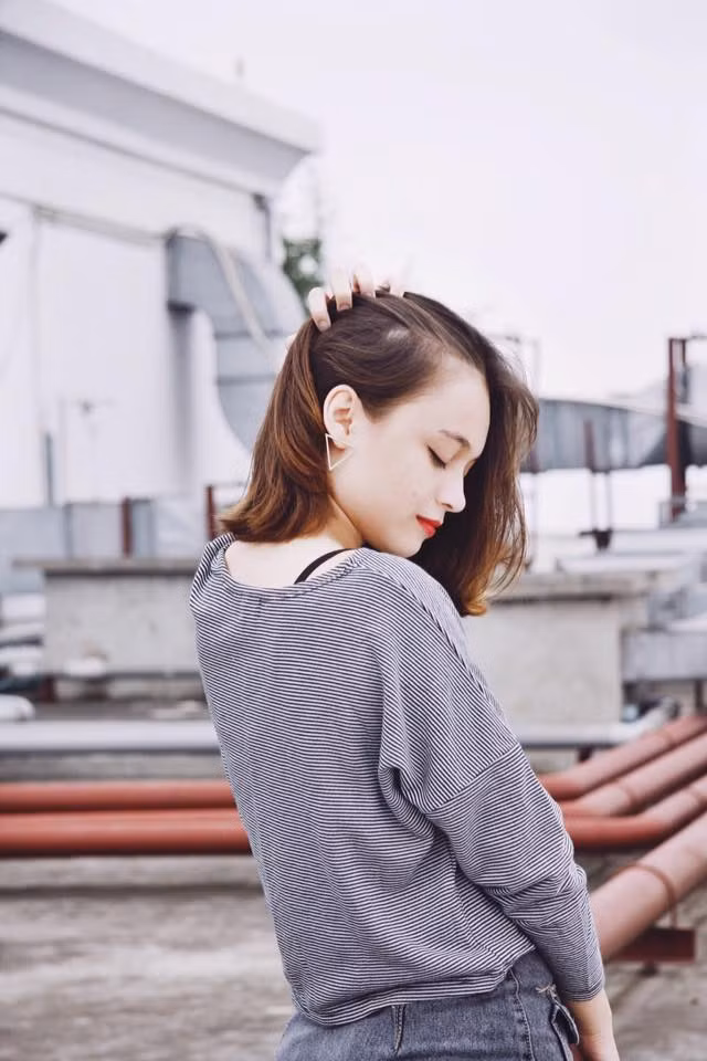 Diana thích thiết kế, cô bạn hy vọng mình có thể đậu được vào trường ĐH Mỹ thuật Công nghiệp khi bước vào kì thi Đại học. Bên cạnh đó, ngành tổ chức sự kiện của trường Sân khấu điện ảnh cũng khiến cô bạn xinh đẹp này cảm thấy rất hào hứng khi nghĩ đến.