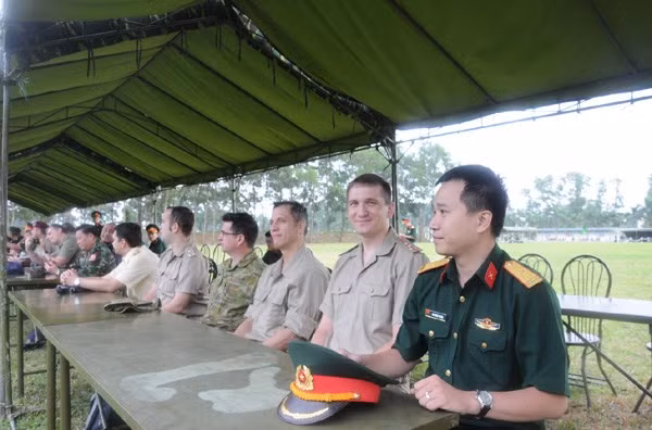 Đây là hoạt động thiết thực chào mừng kỷ niệm 72 năm ngày thành lập Quân đội Nhân dân Việt Nam (22/12/1944-22/12/2016) và 27 năm Ngày Hội quốc phòng toàn dân (22/12/1989-22/12/2016).