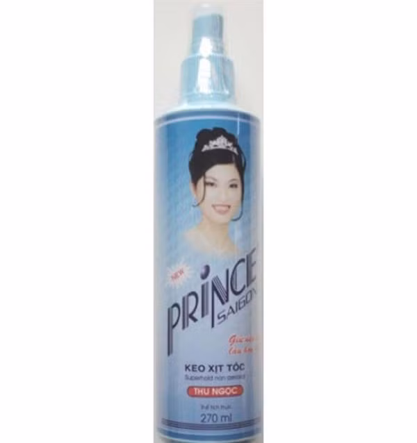 "Đẳng cấp" hơn nữa là các loại mỹ phẩm của Pháp, chỉ dành riêng cho phái đẹp con nhà giàu như son phấn của hãng Houbigal, Coty, nước hoa của Chanel, Pompeia và xà phòng thơm của Cadum.
