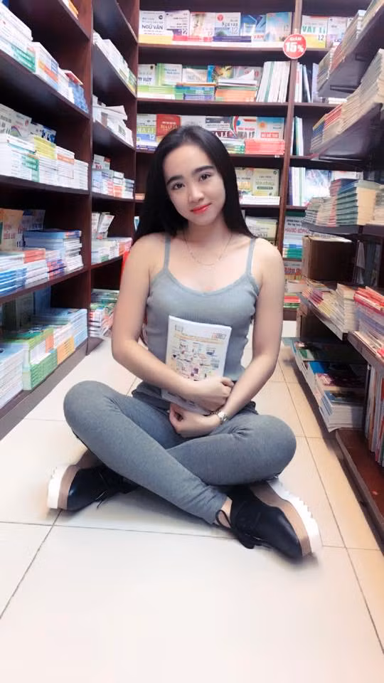 Hiện tại, Kim Nguyên vẫn chưa có người yêu và cô bạn này dành tất cả thời gian của mình để giúp các chị em phụ nữ có một sức khỏe tốt và một thân hình chuẩn.