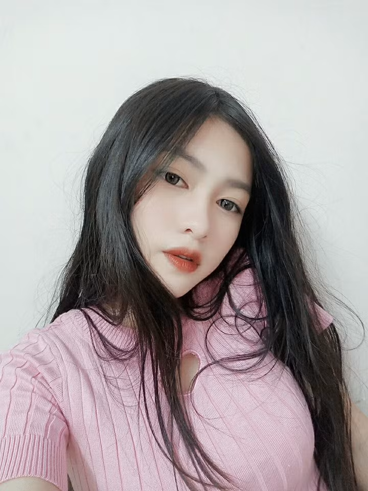 Cùng ngắm nhìn những hình ảnh của cô bạn Sài thành 2001 bất ngờ nổi tiếng nhờ khuôn mặt giống Hàn Quốc. Ảnh trong bài: Facebook nhân vật.