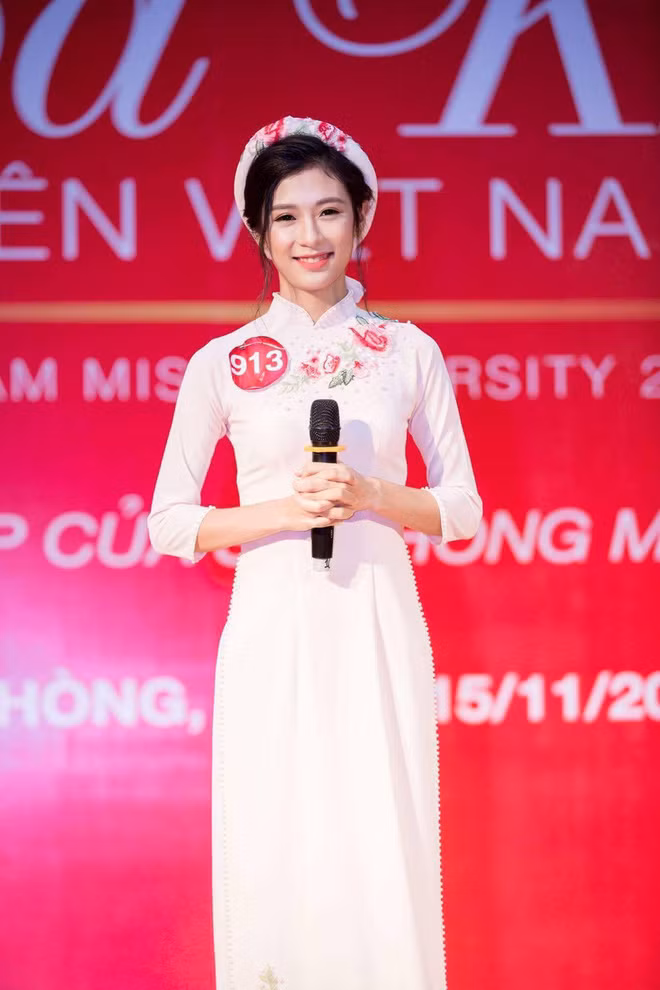 Nói về việc nổi tiếng trên MXH của mình, Thúy Diệu chia sẻ rằng cô khá bất ngờ khi thấy hình ảnh của mình xuất hiện trên một số trang mạng. Nữ sinh ĐH Hàng Hải cũng bày tỏ niềm vui khi đọc được những bình luận khen nhan sắc của mình đến từ đông đảo dân mạng.