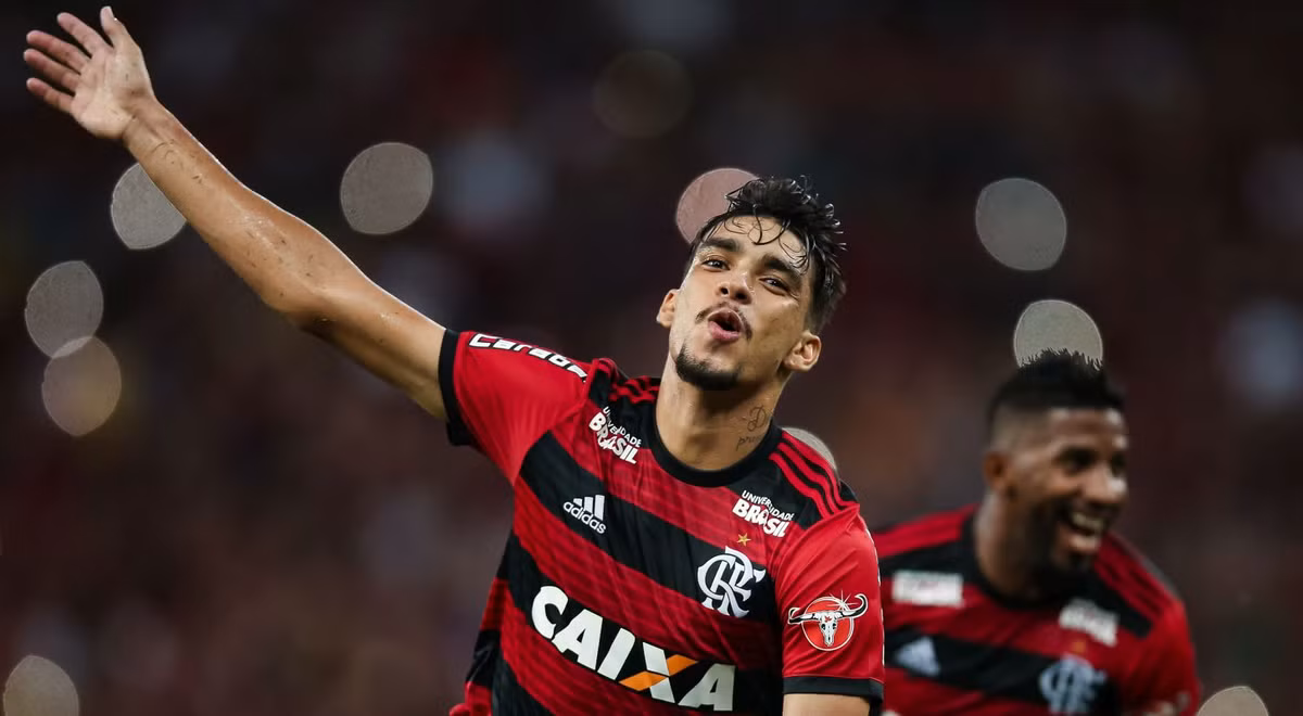Chuyển nhượng cầu thủ từ The Sun, Milan được cho là đã đánh bại đối thủ Liverpool, trong cuộc chiến giành chữ ký của tiền vệ trẻ Lucas Paqueta.