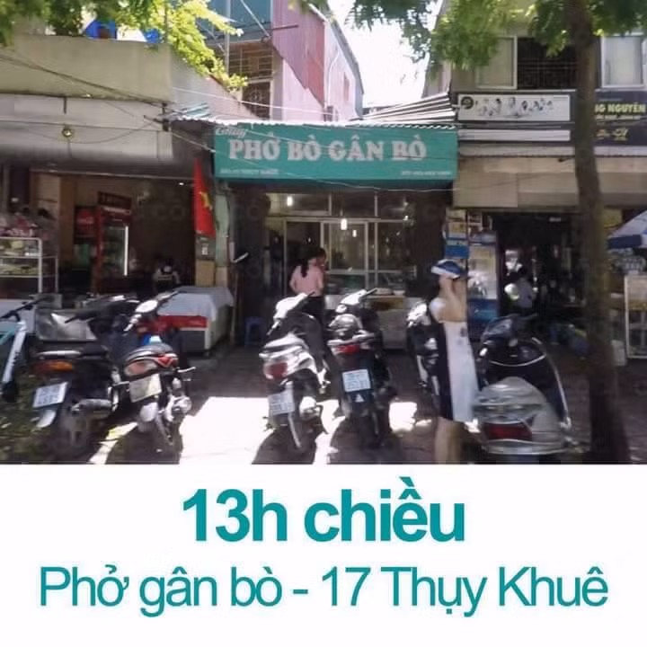 Phở gân bò nghe mà lạ nhưng với những bạn trẻ thích ăn món sần sật của gân và mùi gây gây của nước xương bò thì đây là địa điểm bạn cẩn ghi lại trong danh bạ ẩm thực của mình.