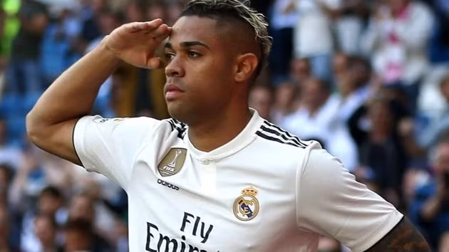 Theo Calciomercato, AC Milan dự kiến sẽ chỉ bỏ ra 6 triệu euro để hỏi mua tiền đạo Mariano Diaz Tất nhiên, con số này đã khiến Real Madrid cảm thấy không hài lòng và rất có thể, AC Milan sẽ phải từ bỏ việc chiêu mộ cựu sao Lyon.