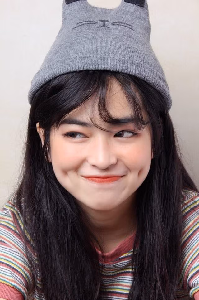 Với những cô gái, ngoài ánh mắt thì nụ cười chính là thứ vũ khí tối tân nhất khiến hàng vạn trái tim cánh mày râu phải đổ gục.