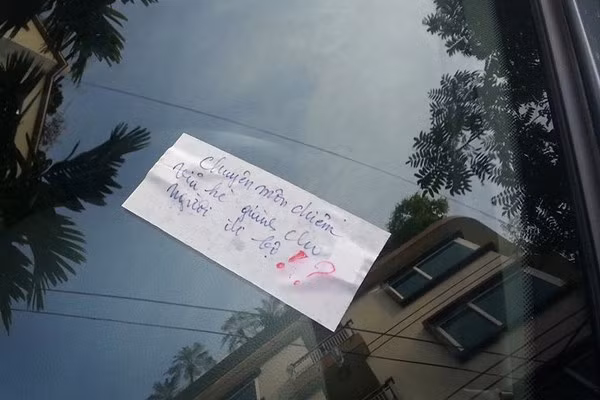 Nếu còn tiếp tục sai phạm, chủ xe sẽ phải lãnh một số hậu quả như xì lốp, dùng gạch rạch xe.