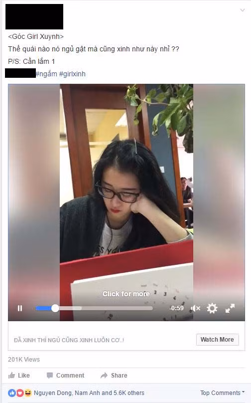 Mới đây, cộng đồng mạng đã liên tục chia sẻ một đoạn clip có thời lượng khoảng 1 phút ghi lại cảnh ngủ gật tại văn phòng của cô nàng cực xinh đẹp chẳng thua kém gì hot girl. Với làn da trắng, mái tóc dài, đôi môi đỏ thắm cùng chiếc kính cận, cô hot girl ngủ gật văn phòng ngay lập tức trở thành một cơn bão trên mạng xã hội với sức tàn phá vô cùng lớn.