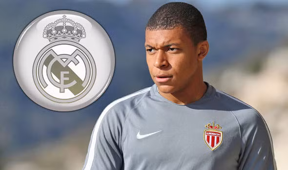 Sao Monaco đánh tiếng với Real Madrid: Mbappe vừa có mùa giải bùng nổ khi góp công lớn cùng Monaco vô địch Ligue 1 và vào đến bán kết Champions League. Mặc dù vậy tiền đạo trẻ người Pháp vẫn muốn tới với Real Madrid. Vừa qua, Mbappe tiếp tục bày tỏ mong muốn được thi đấu tại sân Bernabeu. Tuy nhiên, phía Monaco đang ép giá 120 triệu euro. Ảnh: AS