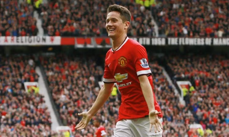 Barcelona không từ bỏ Herrera: Theo tờ Goal, bất chấp bị từ chối nhưng Barca sẽ không từ bỏ kế hoạch chiêu mộ tiền vệ Ander Herrera. Họ thậm chí còn xem đây là mục tiêu số 1. Ảnh: Goal