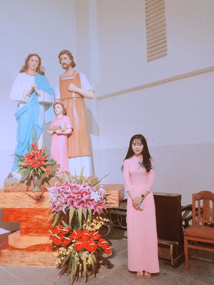 Thông tin "sét đánh" này lập tức đến tai fan của Hà Đức Chinh. Bức ảnh cũ trên Instagram Đức Chinh bỗng được dân tình "đào" lại và bình luận không ngừng.