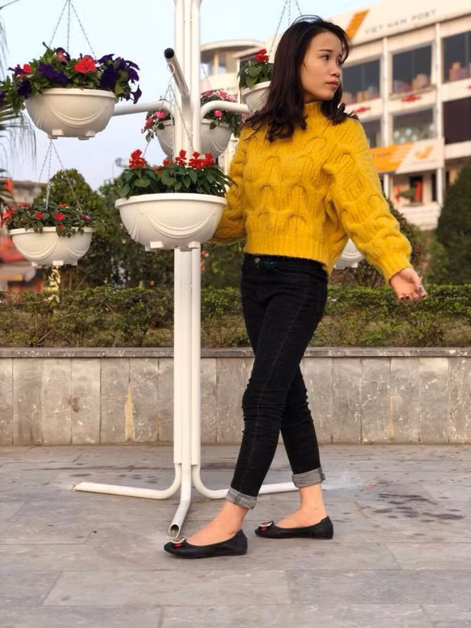 Việc chụp ảnh cho vợ, người yêu tưởng chừng như đơn giản nhưng sự thật thì khác. Nó có vẻ quá khó đối với các anh em, thế nên từ đó mới có câu chuyện về sự phẫn nộ của các bà vợ đối với tay nghề làm "phó nháy" của chồng mình được đăng tải trên mạng xã hội.
