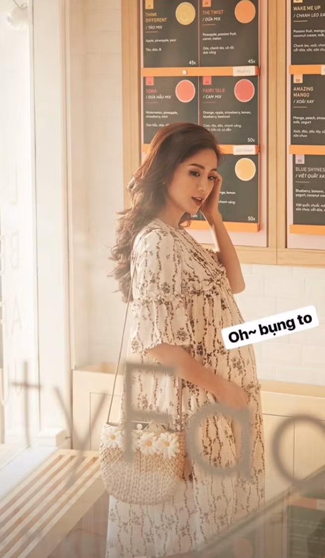 Ngọc Anh Audition là cái tên khá nổi bật trong giới hot girl đời đầu nay đã chạm ngưỡng 30. Mới đây, cô nàng hot girl này khiến mọi người tò mò khi đăng bức ảnh bụng bầu căng tròn lên Facebook .