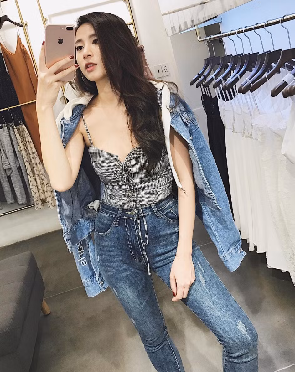 Hiện tại Ngọc Anh đã có 2 con, một trai và một gái sau 10 năm kết hôn.