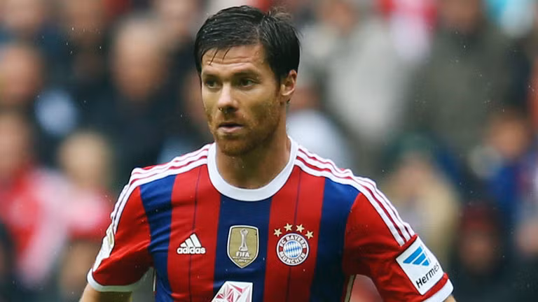 Xabi Alonso vẫn đang thi đấu đỉnh cao ở tuổi 34 với phong độ ổn định trong màu áo Bayern Munich. Mùa trước, Xabi Alonso cùng đội bóng xứ Bavaria vô địch Bundesliga.