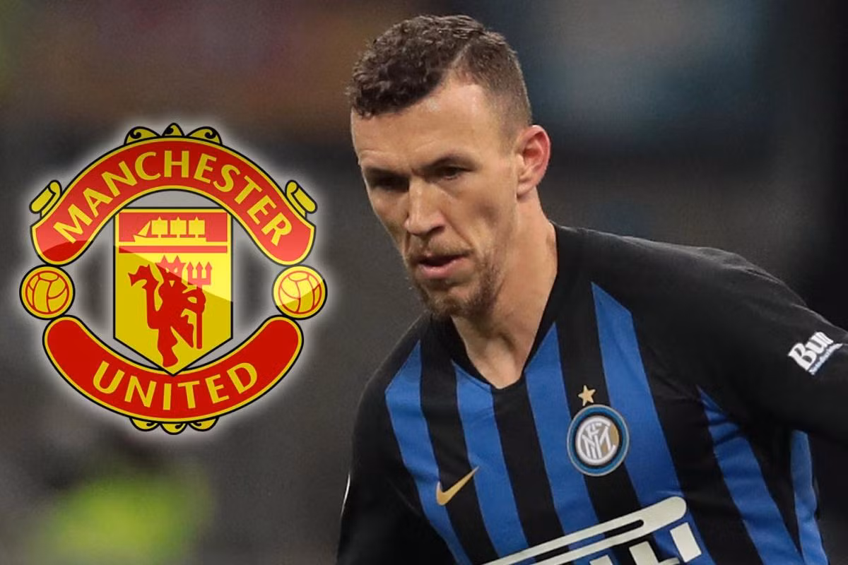 Tưởng như M.U đã ngừng liên hệ nhưng theo Gazetta Dello Sport, lãnh đạo CLB đã tiếp cận Inter để hỏi về khả năng chuyển nhượng Ivan Perisic ngay kỳ chuyển nhượng mùa Đông. Ở thời điểm hiện tại, giá trị cầu thủ này đã giảm xuống còn khoảng 30 triệu bảng.