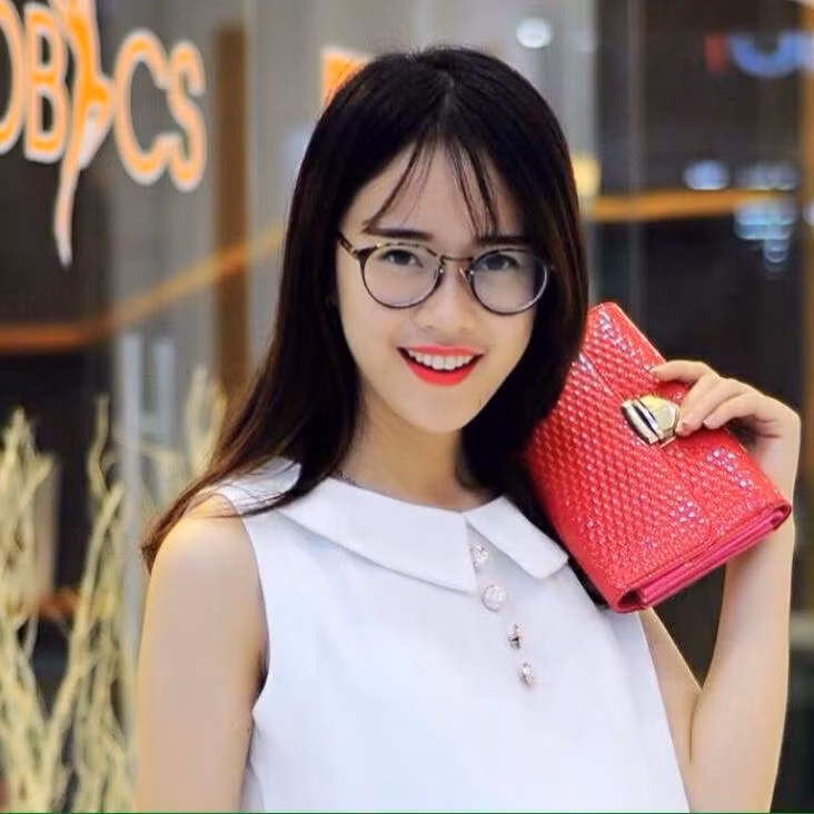 Lợi thế về mặt ngoại hình đã khiến cô nàng nhanh chóng nổi tiếng trong cộng đồng.