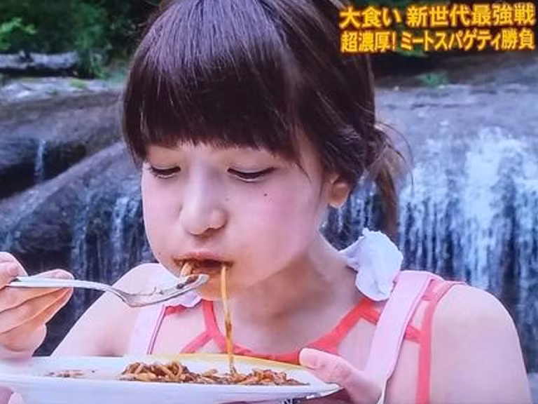 Cụ thể, Moe Azu sẽ tới Việt Nam để tham dự "Cuộc thi ăn nhiều" và đọ sức với các bạn trẻ Việt tại lễ hội Touch Spring 2017.