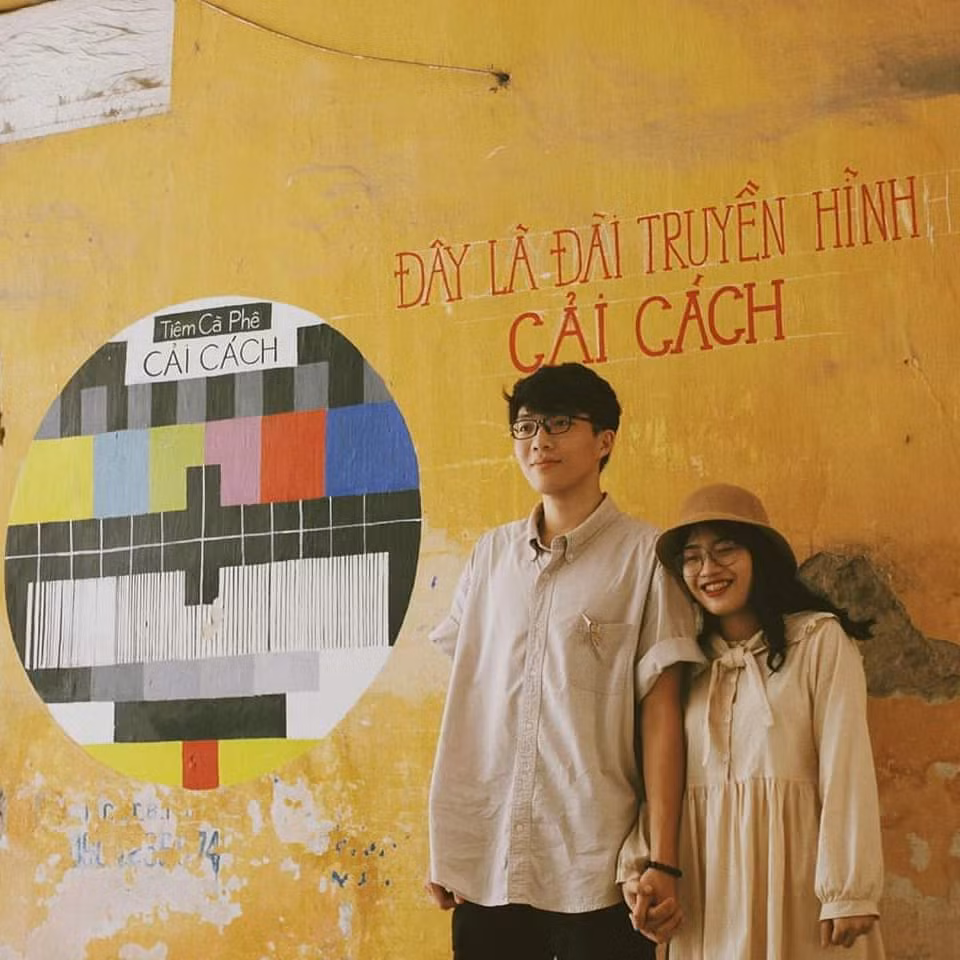 Những bức tường cũ của khu tập thể cũ, nhiều bức ảnh cực đẹp được các bạn trẻ thực hiện.