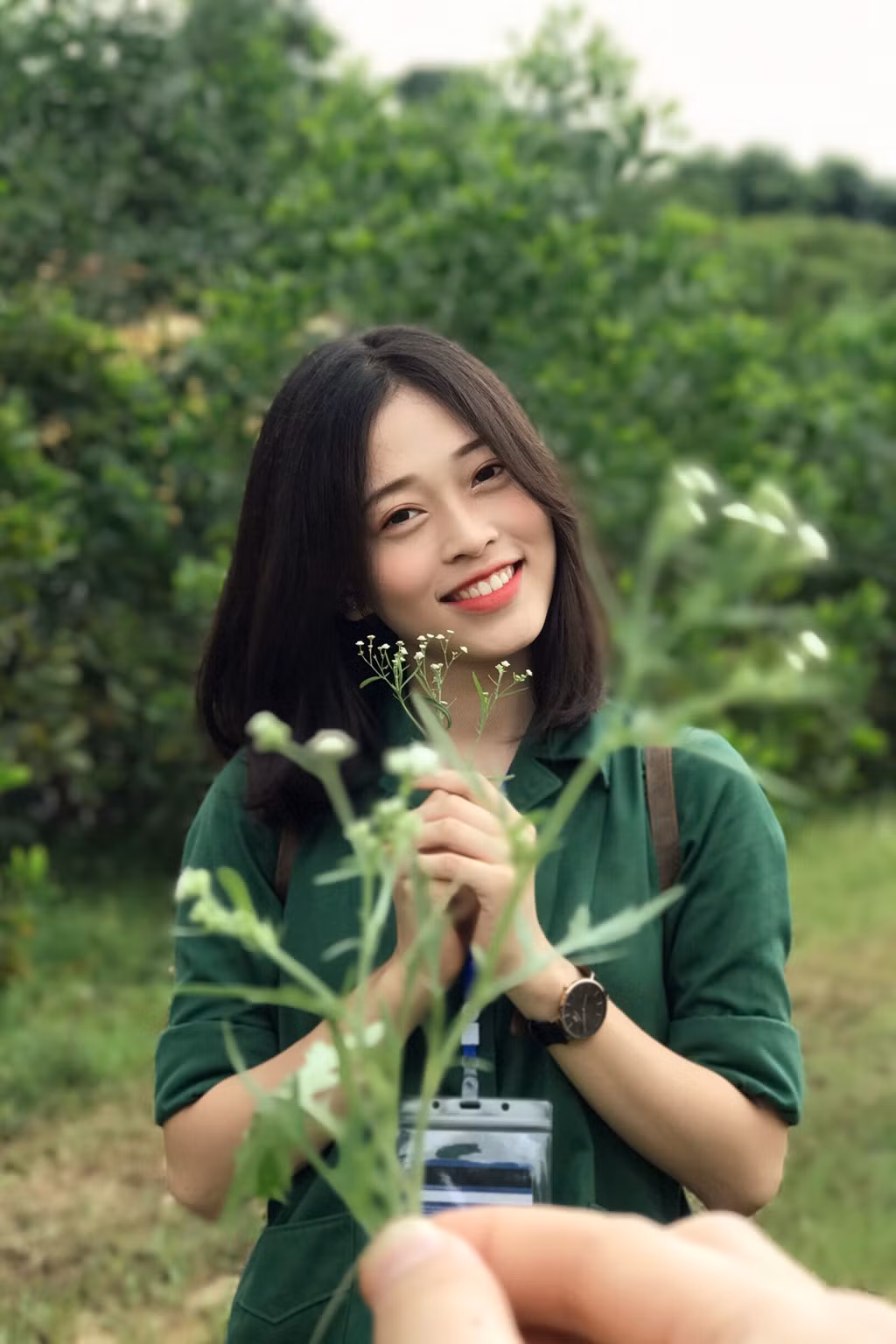 Ngoài giờ học, Phương Nga cũng đang là người mẫu ảnh cho vài shop thời trang, để có thêm kinh nghiệm cũng như có khoản thu nhập nho nhỏ để mua những gì mình thích. Nhấn mạnh thêm về việc này, tân Hoa khôi ĐH Kinh tế Quốc dân chia sẻ thêm rằng chỉ làm thêm những lúc rảnh rỗi để không ảnh hưởng đến việc học tập, và mục tiêu quan trọng nhất vẫn là việc học trên giảng đường.
