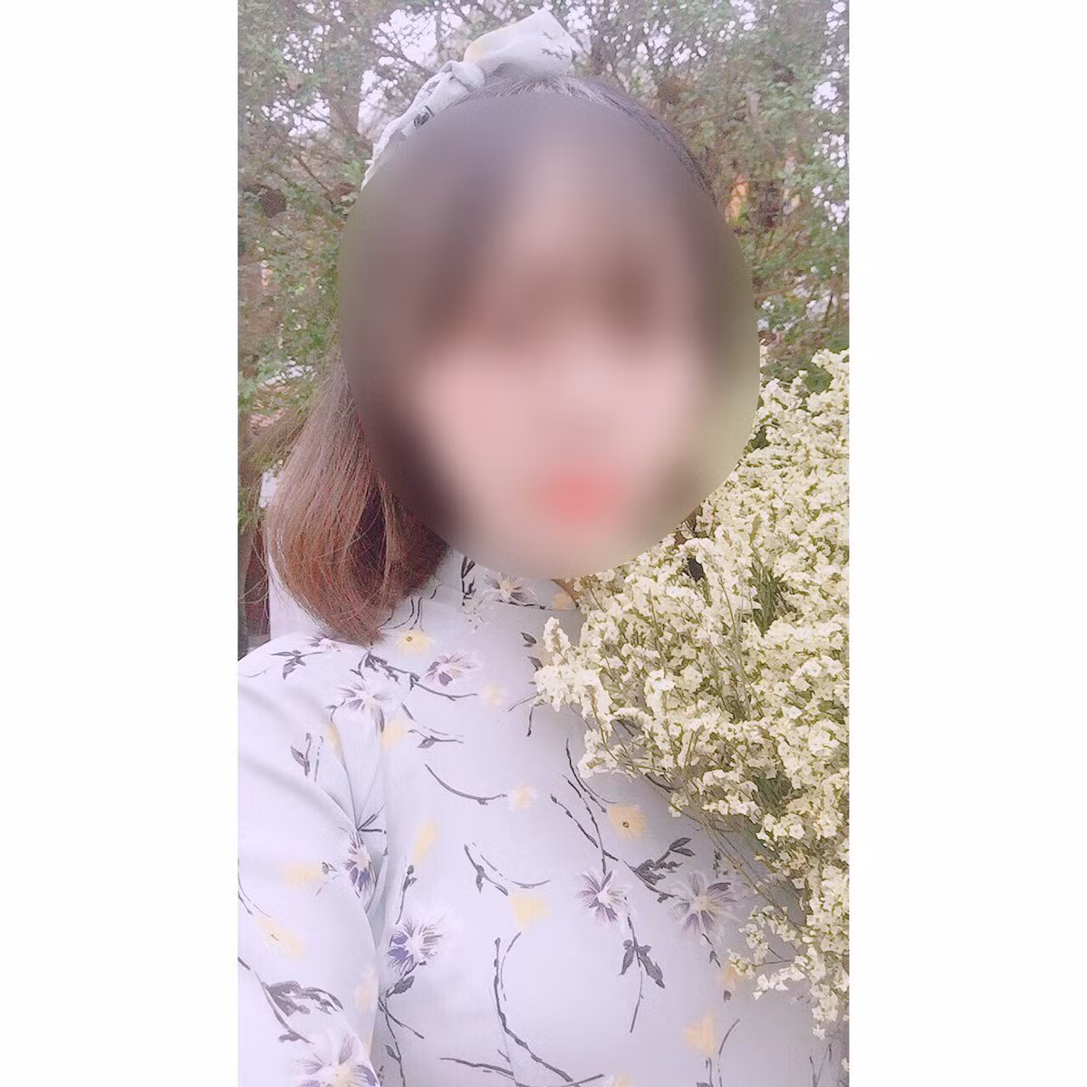 Còn một số dân mạng khác thì vô cùng bức xúc với hành vi đồi bại, vô nhân tính của kẻ thủ ác mang tên Anh Tú. Nickname Mi Phạm bày tỏ: "Sao xã hội này vẫn còn tồn tại những thằng biến thái, đốn mạt và mất nhân tính như nó cơ chứ? Cần phải trừng trị để đền bù một phần nào đó tội lỗi đã gây ra. Giết người, cưỡng hiếp, cướp của như thằng Anh Tú này cần phải tử hình ngay để cho cuộc sống trong sạch hơn. Bớt những thành phần rác rưởi".