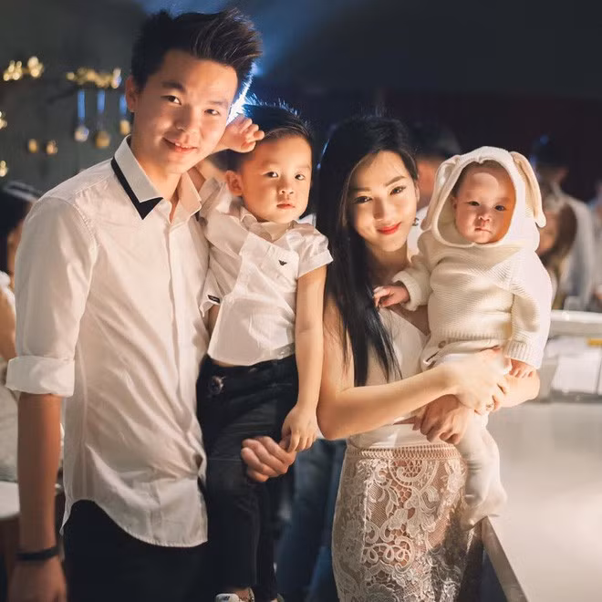 Được biết đến với vai trò là một beauty blogger nhưng ít có người biết Shaine lại có bằng cấp về giáo dục và từng làm việc trong trường học dạy theo phương pháp Montessori. Sau khi sinh cậu con trai đầu lòng, Shaine nghỉ hẳn việc đi dạy và trở thành mẹ bỉm sữa toàn thời gian.