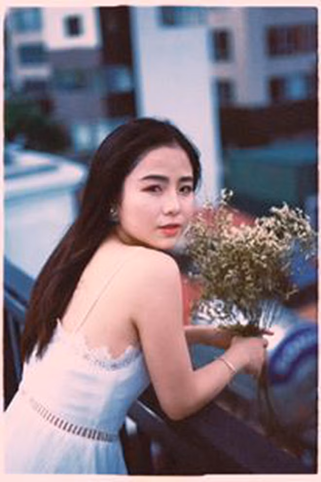 Nam Thương có cuộc sống khiến nhiều người ghen tỵ khi sở hữu nét đẹp tự nhiên trong sáng, có chồng là hot boy điển trai Ba Duy và là mẹ của Đậu - em bé với loạt biểu cảm đáng yêu không để đâu cho hết