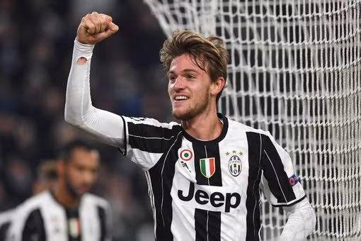 Arsenal đã gửi lời đề nghị trị giá 35,4 triệu bảng hỏi mua trung vệ giàu tiềm năng của Juventus - Daniele Rugani, hiện cũng đang được M.U săn đón.