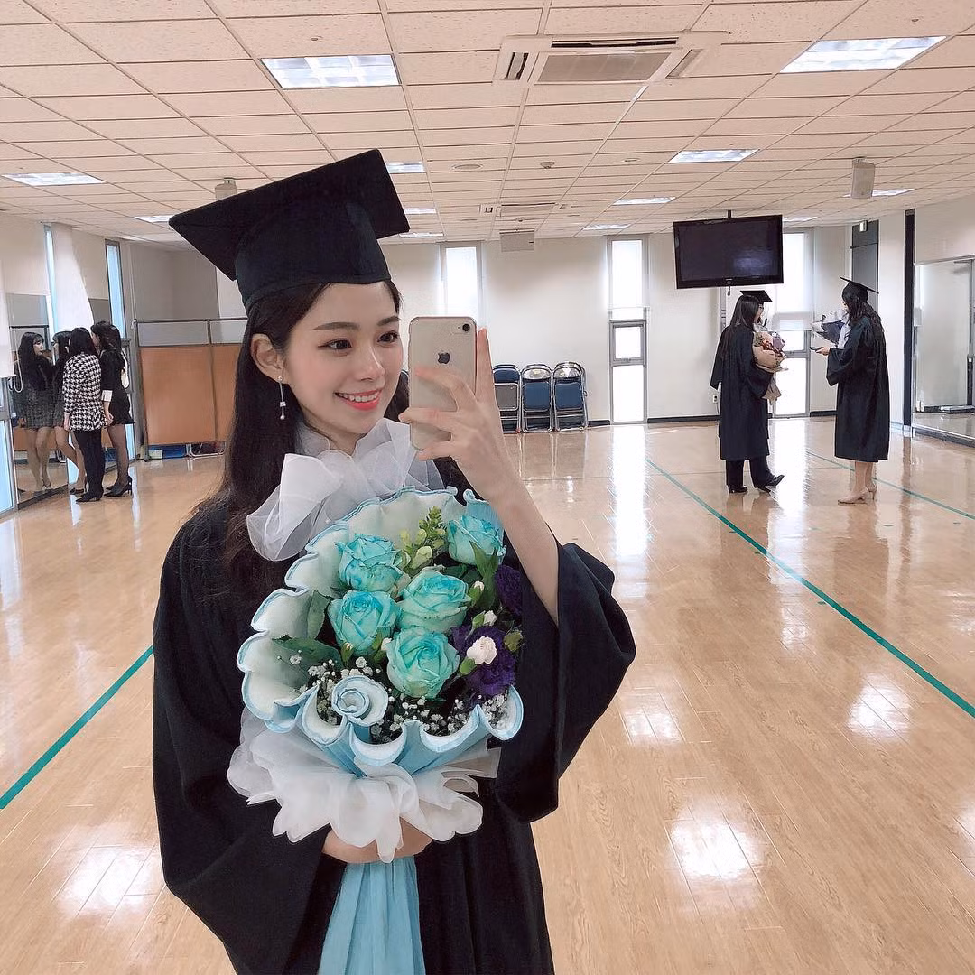 Nhờ ngoại hình xinh xắn nên Yeon Sun là gương mặt lookbook quen thuộc của nhiều thương hiệu thời trang.